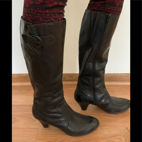 B.O.C. Leather Black knee length boots, great condition, wide calf, size 8.5 - Picture 2 of 7